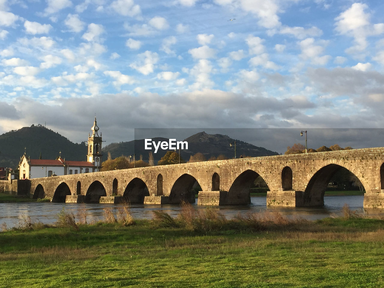 ARCH BRIDGE AGAINST SKY