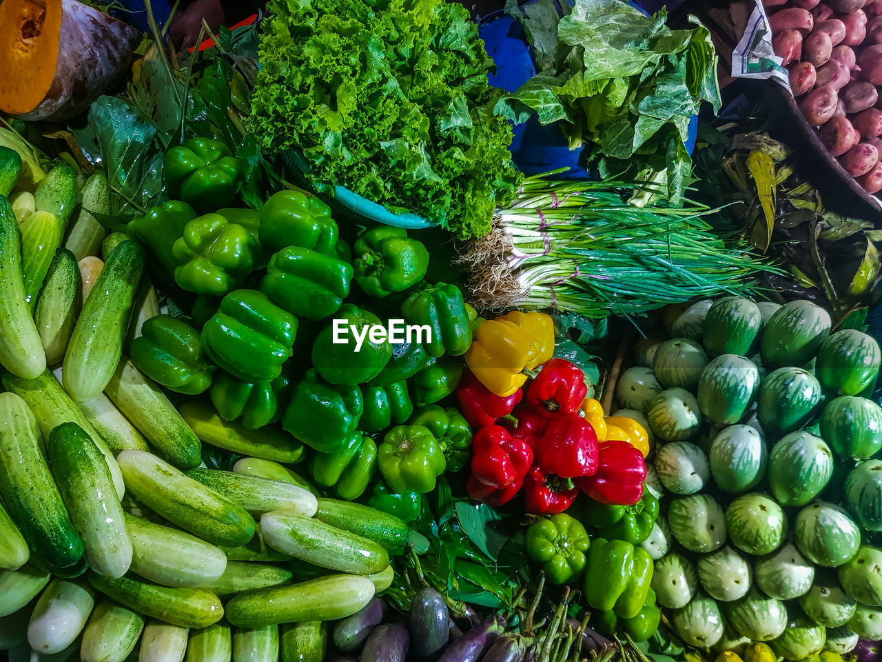 FRESH VEGETABLES FOR SALE IN MARKET