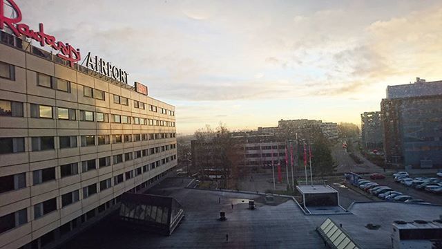 VIEW OF BUILDINGS IN CITY