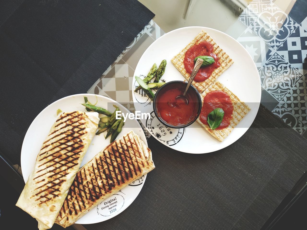 HIGH ANGLE VIEW OF BREAKFAST ON TABLE