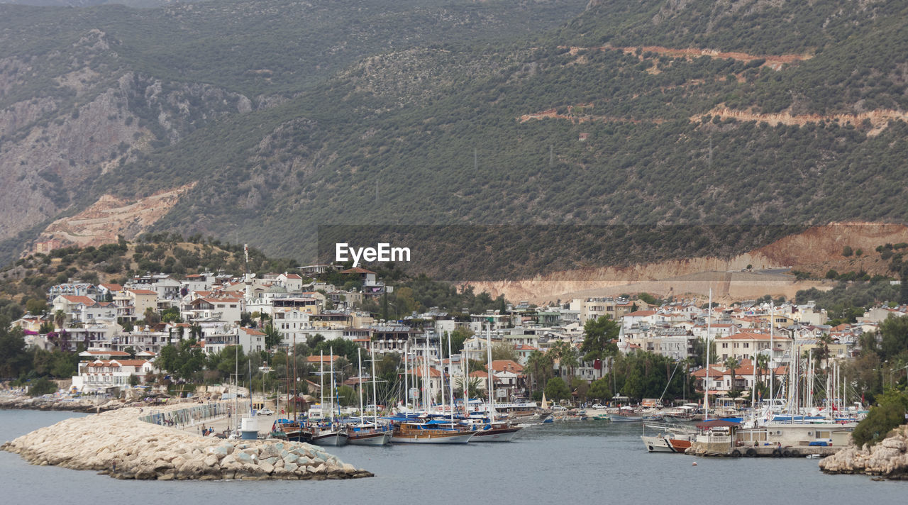 PANORAMIC VIEW OF CITY AT SEASIDE