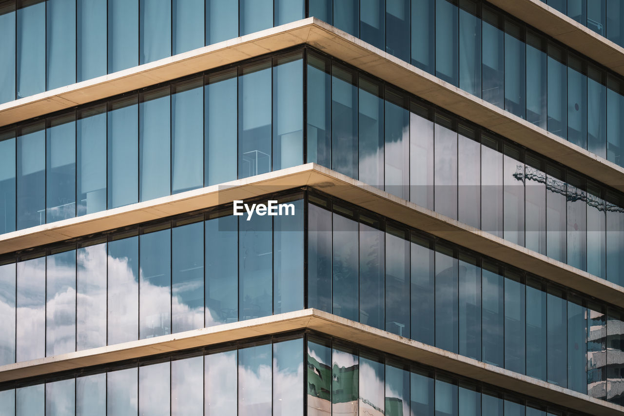 LOW ANGLE VIEW OF OFFICE BUILDING