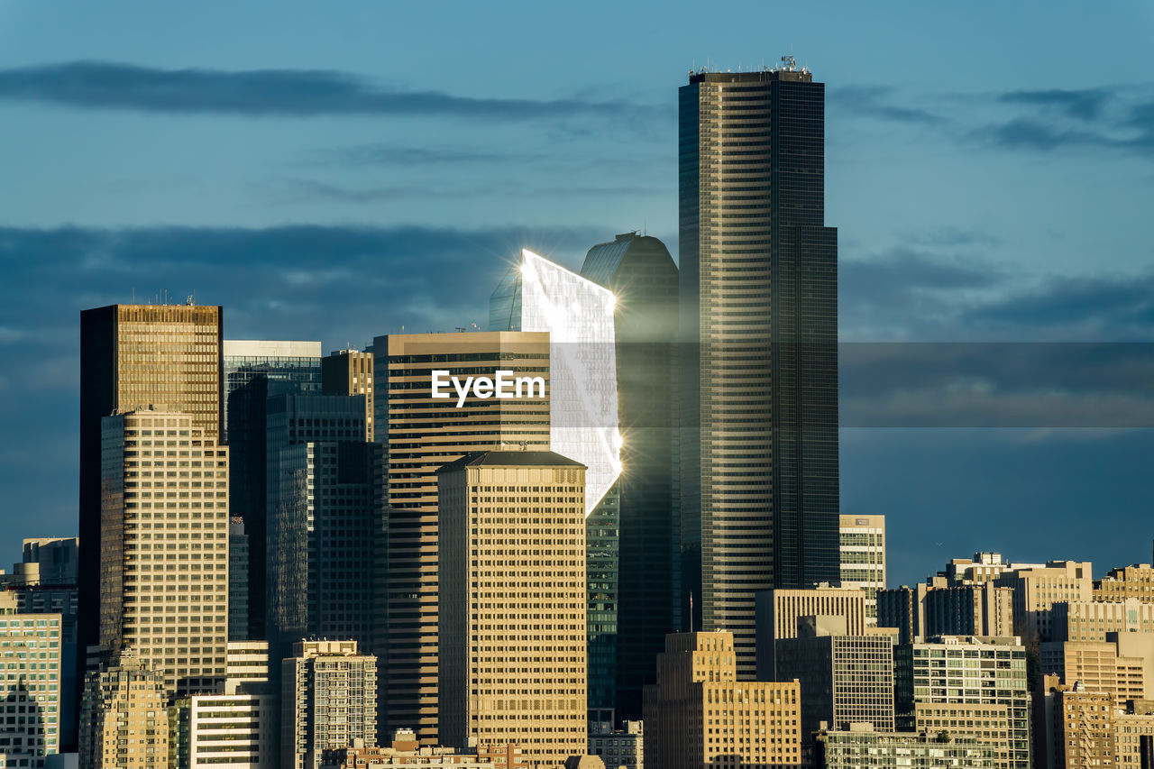 A view of skyscrapers in the seattle, washingotn skyline.