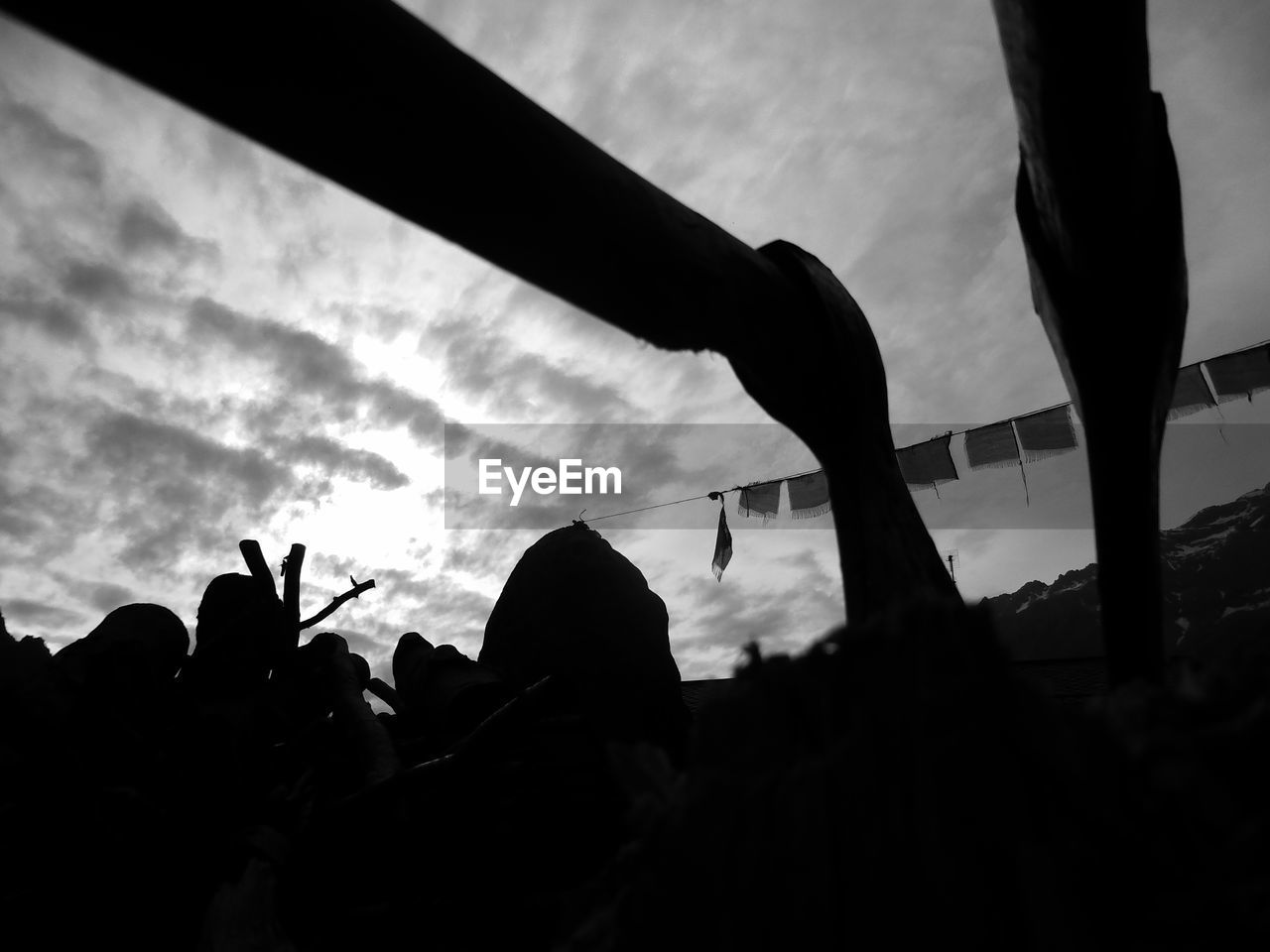 LOW ANGLE VIEW OF CLOUDY SKY