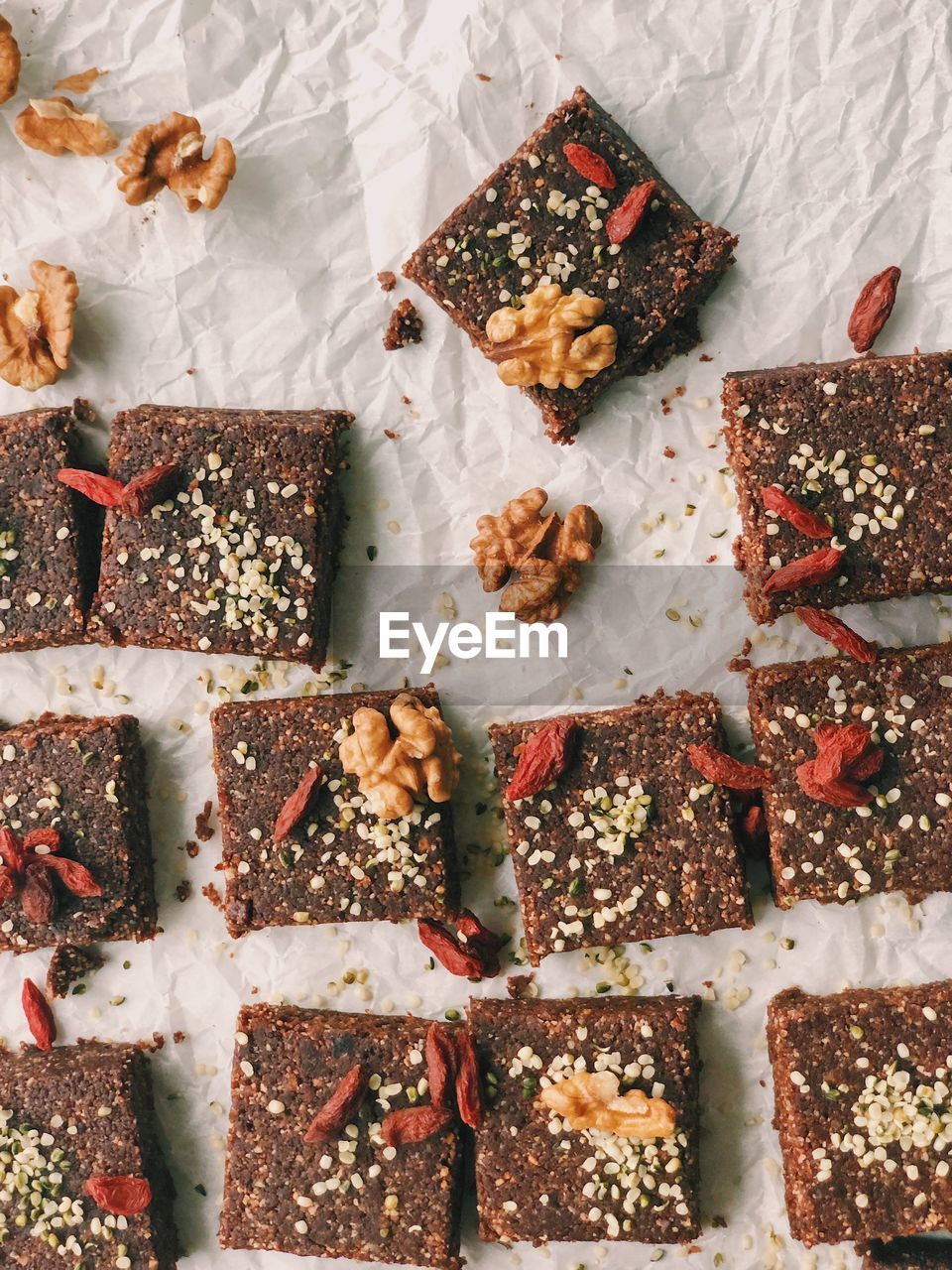 HIGH ANGLE VIEW OF CHOCOLATE ICE CREAM IN TRAY