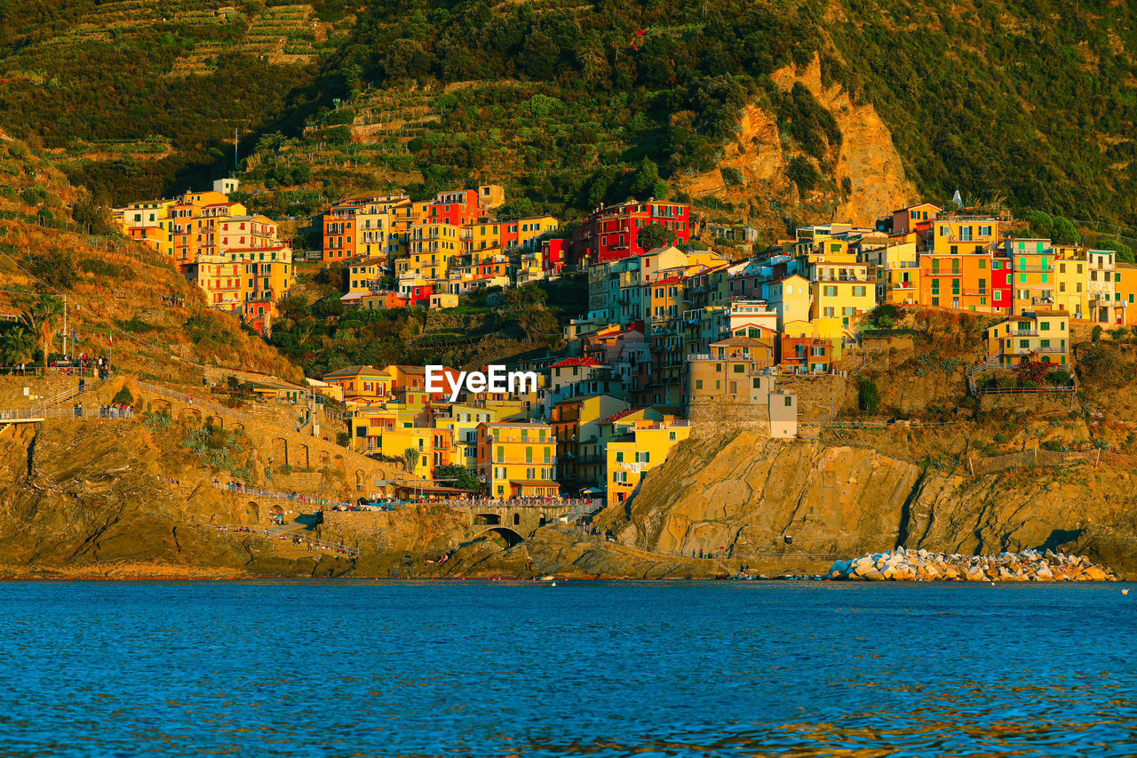houses by sea