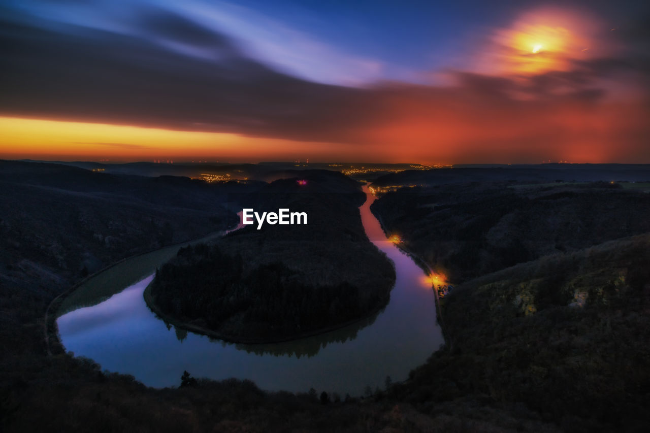 PANORAMIC VIEW OF SEA DURING SUNSET