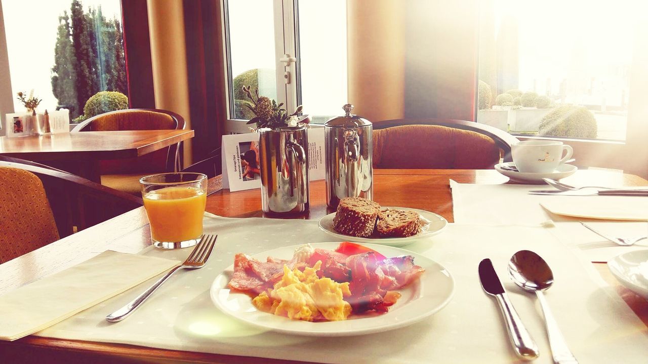 English breakfast served in restaurant