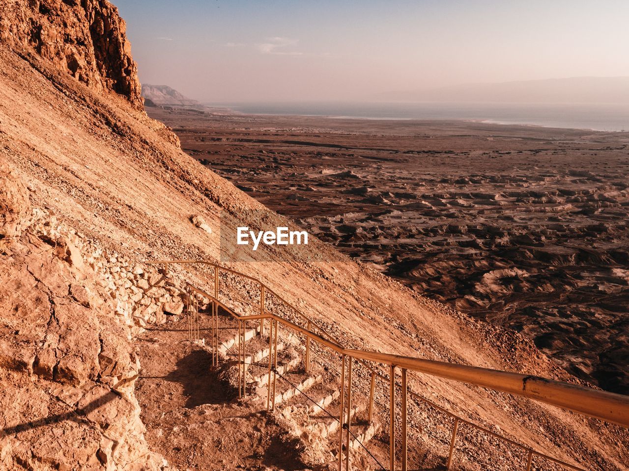 SCENIC VIEW OF ARID LANDSCAPE AGAINST SKY