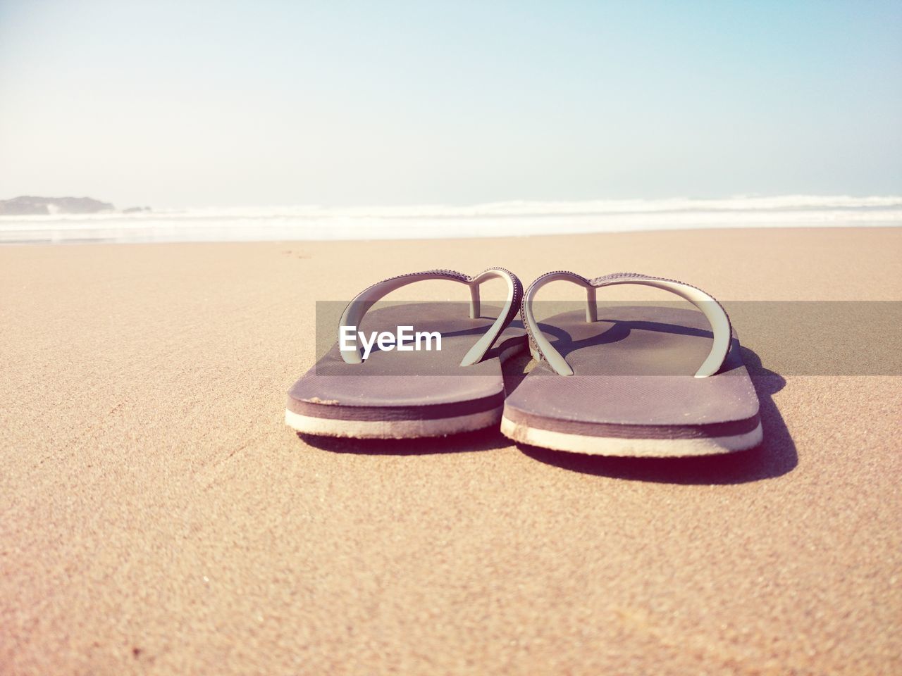 TRANQUIL VIEW OF BEACH