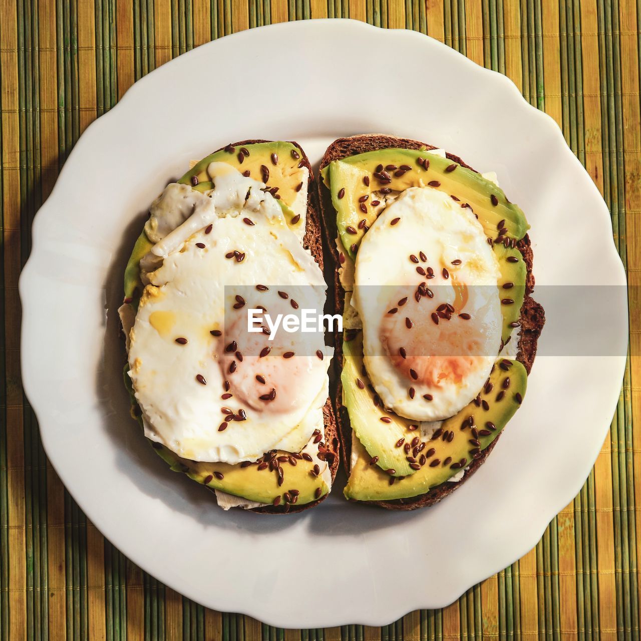 HIGH ANGLE VIEW OF BREAKFAST SERVED ON PLATE