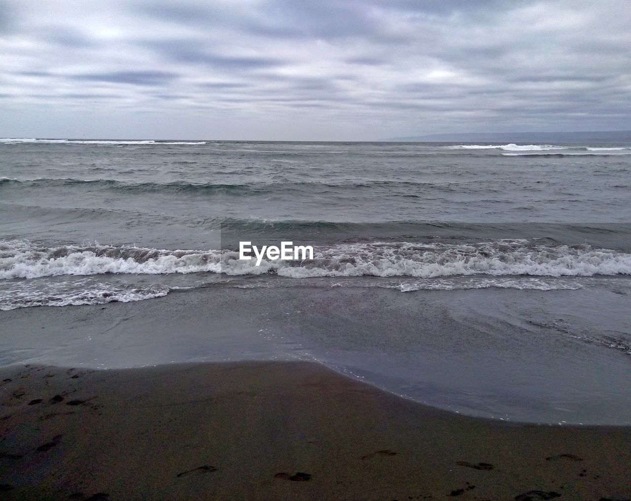 SCENIC VIEW OF BEACH