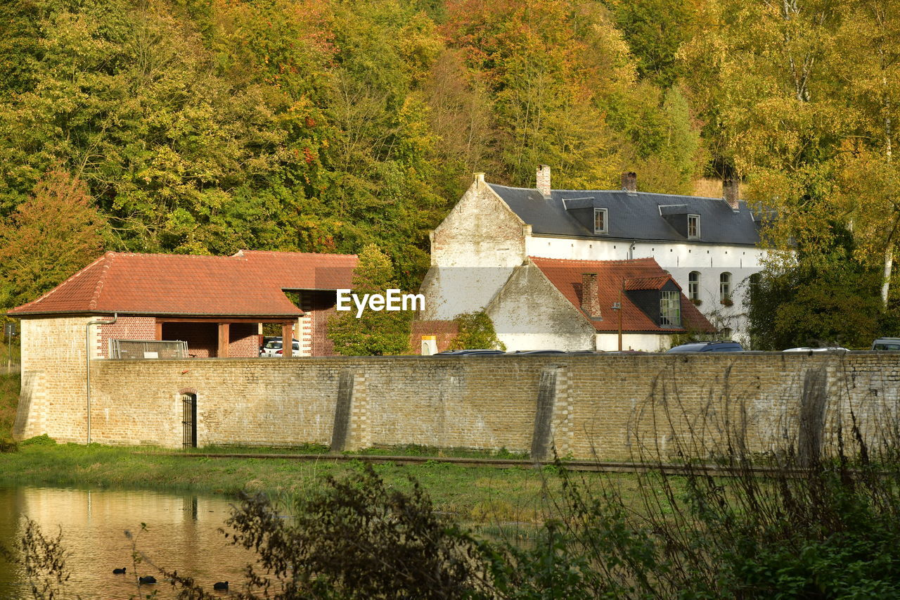 Houses by historic building of rouge-cloister-abbey 