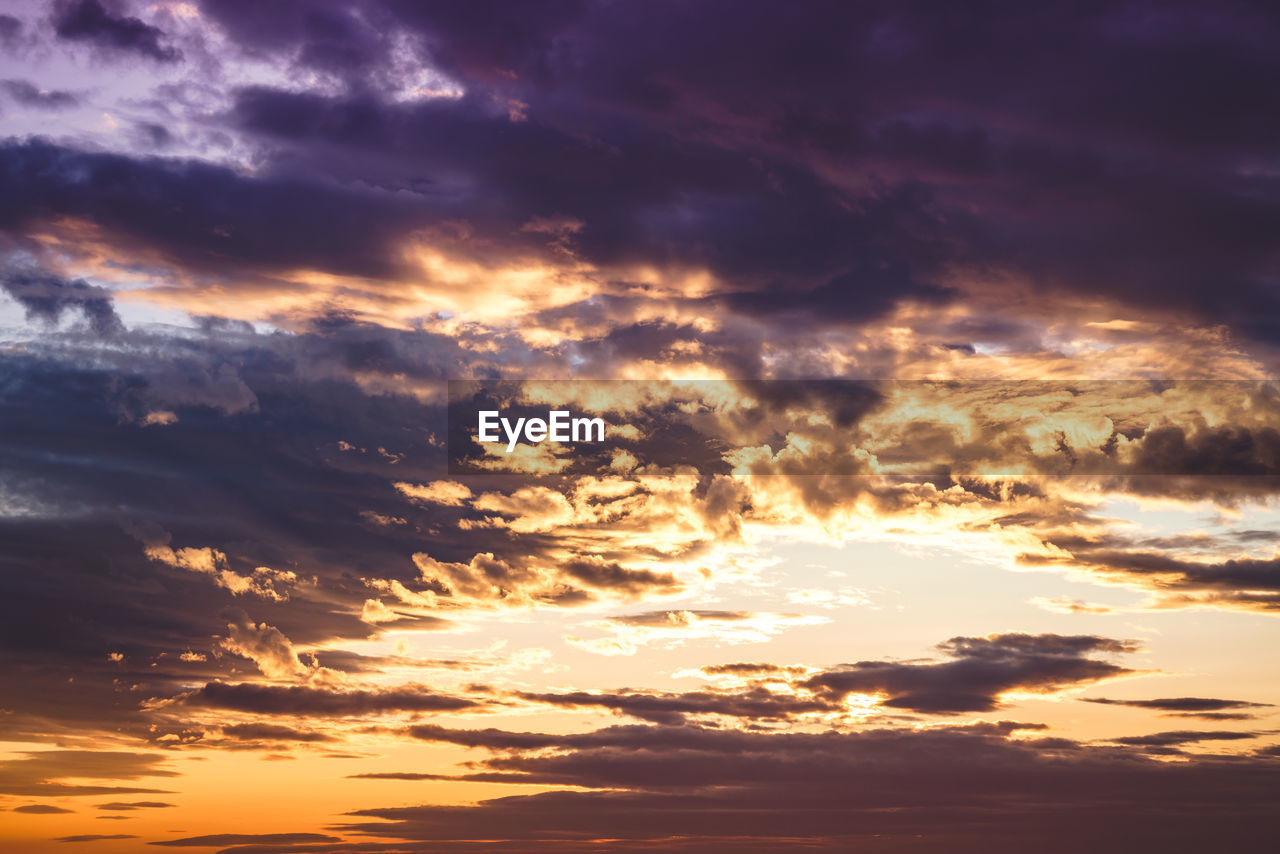 LOW ANGLE VIEW OF SKY AT SUNSET