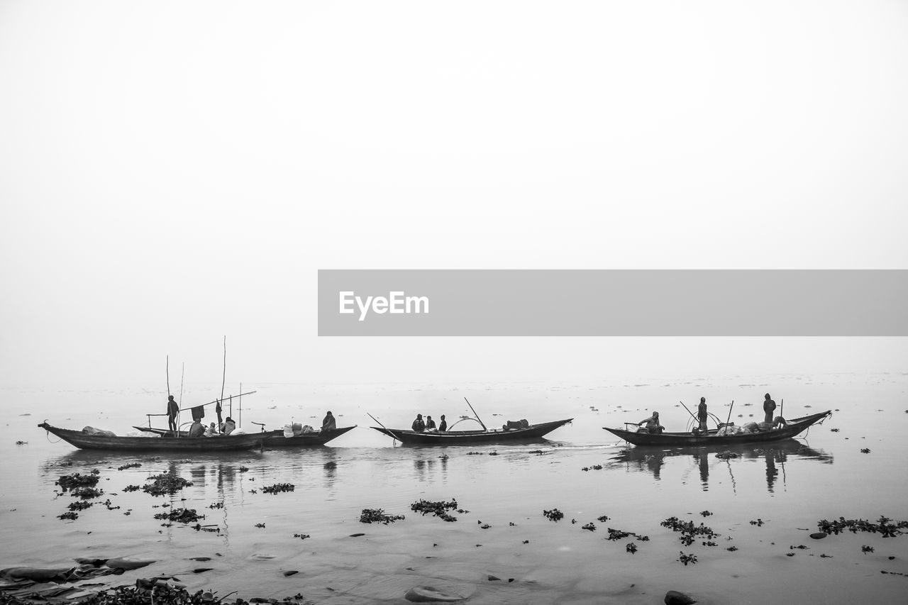 Fisherman fishing in the winter morning, 