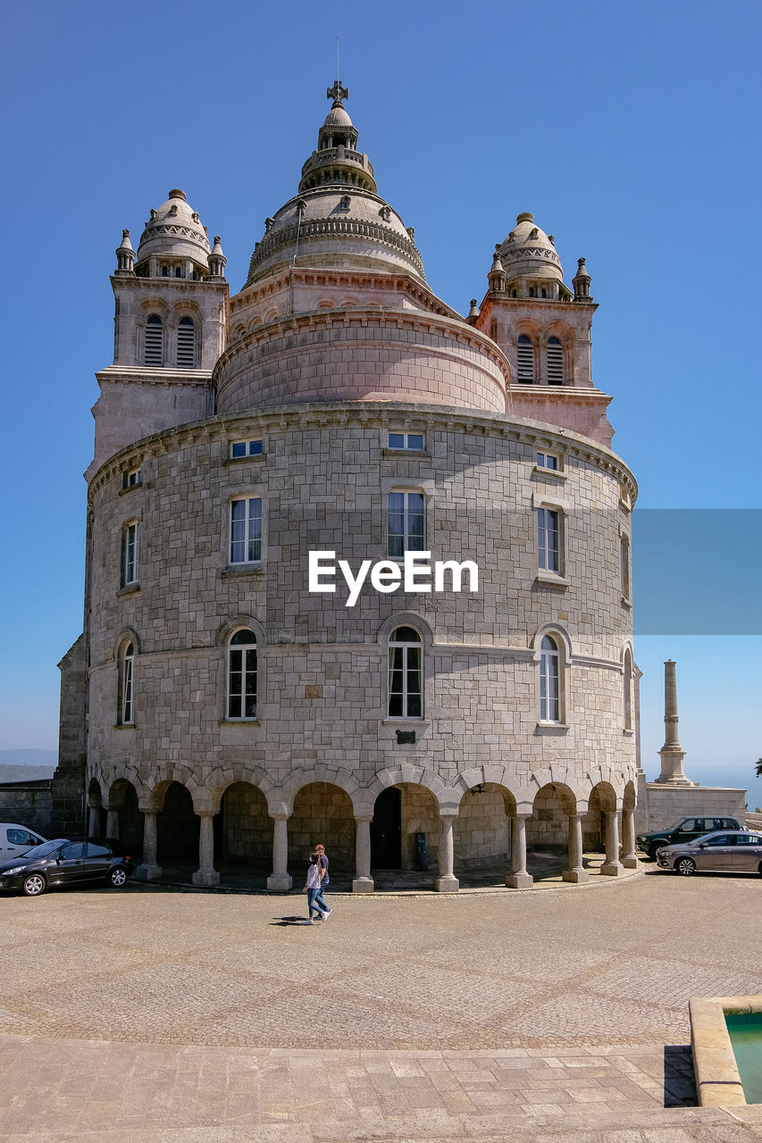 LOW ANGLE VIEW OF HISTORICAL BUILDING AGAINST SKY