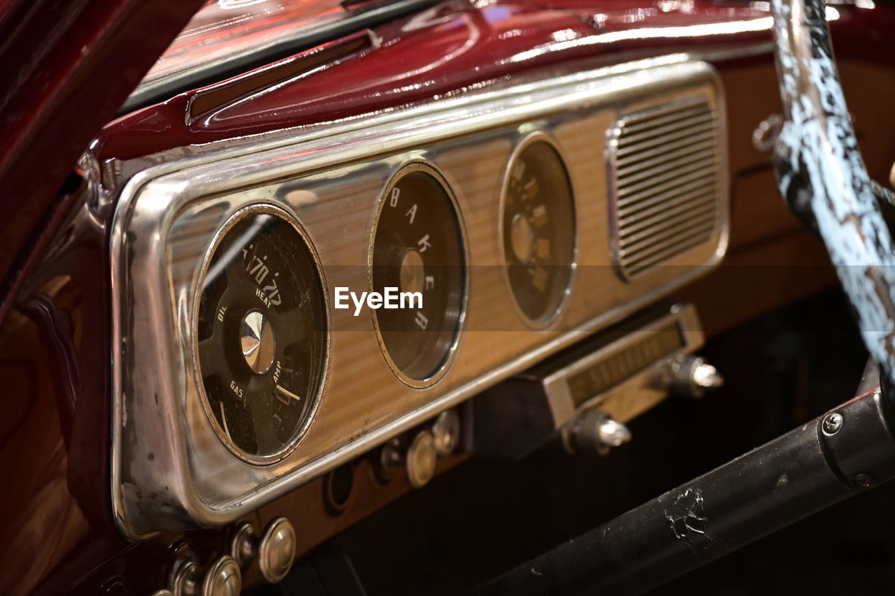 car, vehicle, land vehicle, mode of transportation, luxury vehicle, vintage car, transportation, retro styled, motor vehicle, automobile, metal, automotive exterior, antique car, close-up, no people, wheel, focus on foreground