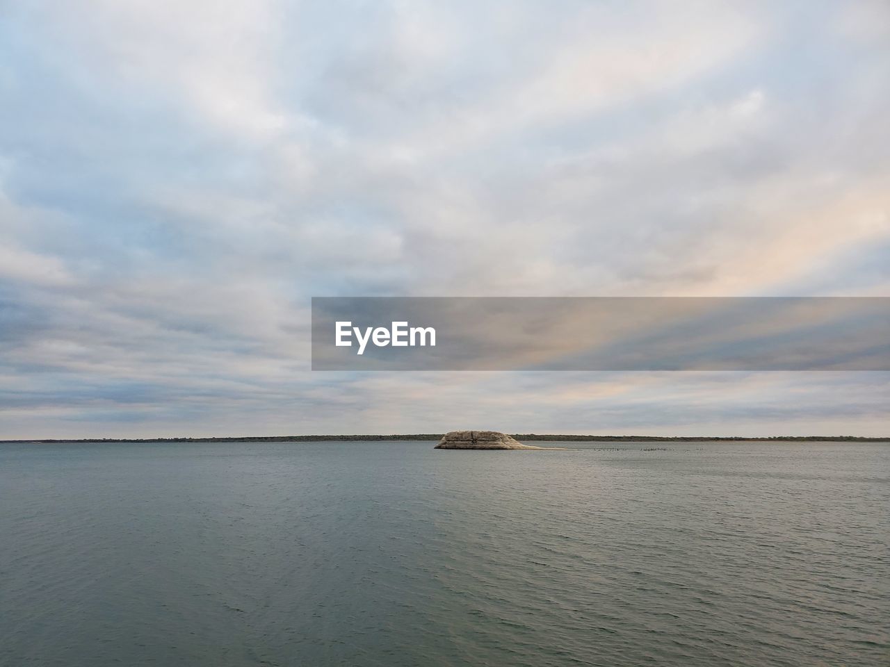 water, sky, cloud, sea, scenics - nature, horizon, beauty in nature, tranquility, shore, nature, body of water, tranquil scene, ocean, reflection, coast, no people, bay, outdoors, day, morning, horizon over water, beach, environment, land, idyllic, sunlight, non-urban scene, dusk, travel