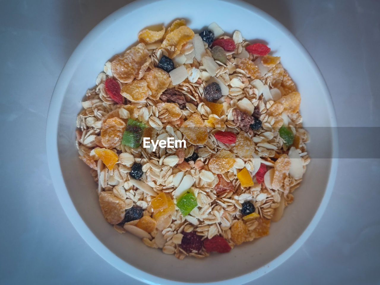 DIRECTLY ABOVE SHOT OF BREAKFAST IN BOWL