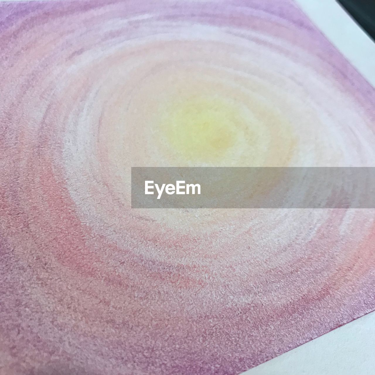 CLOSE UP OF SPIRAL PATTERN