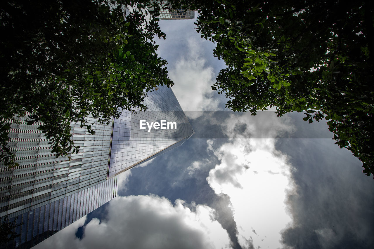 LOW ANGLE VIEW OF BUILDINGS AGAINST SKY