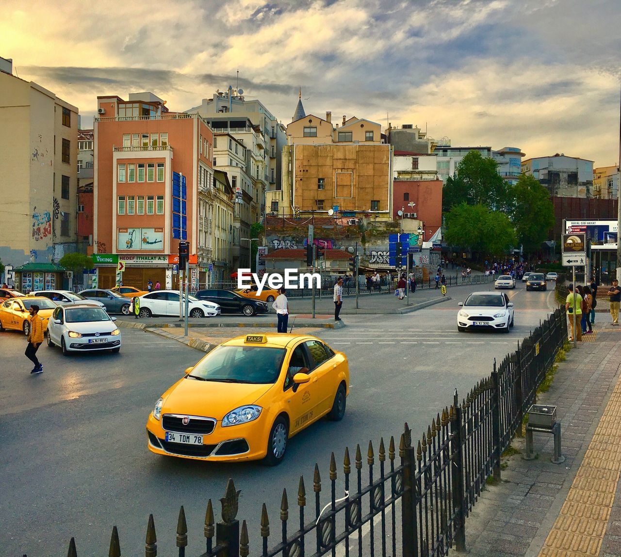 VIEW OF TRAFFIC ON ROAD