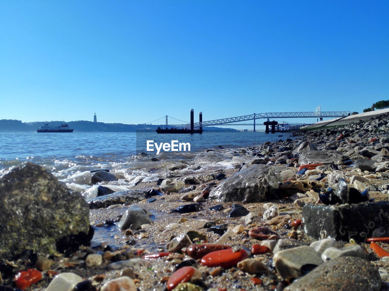 PANORAMIC VIEW OF SEA AGAINST CLEAR SKY