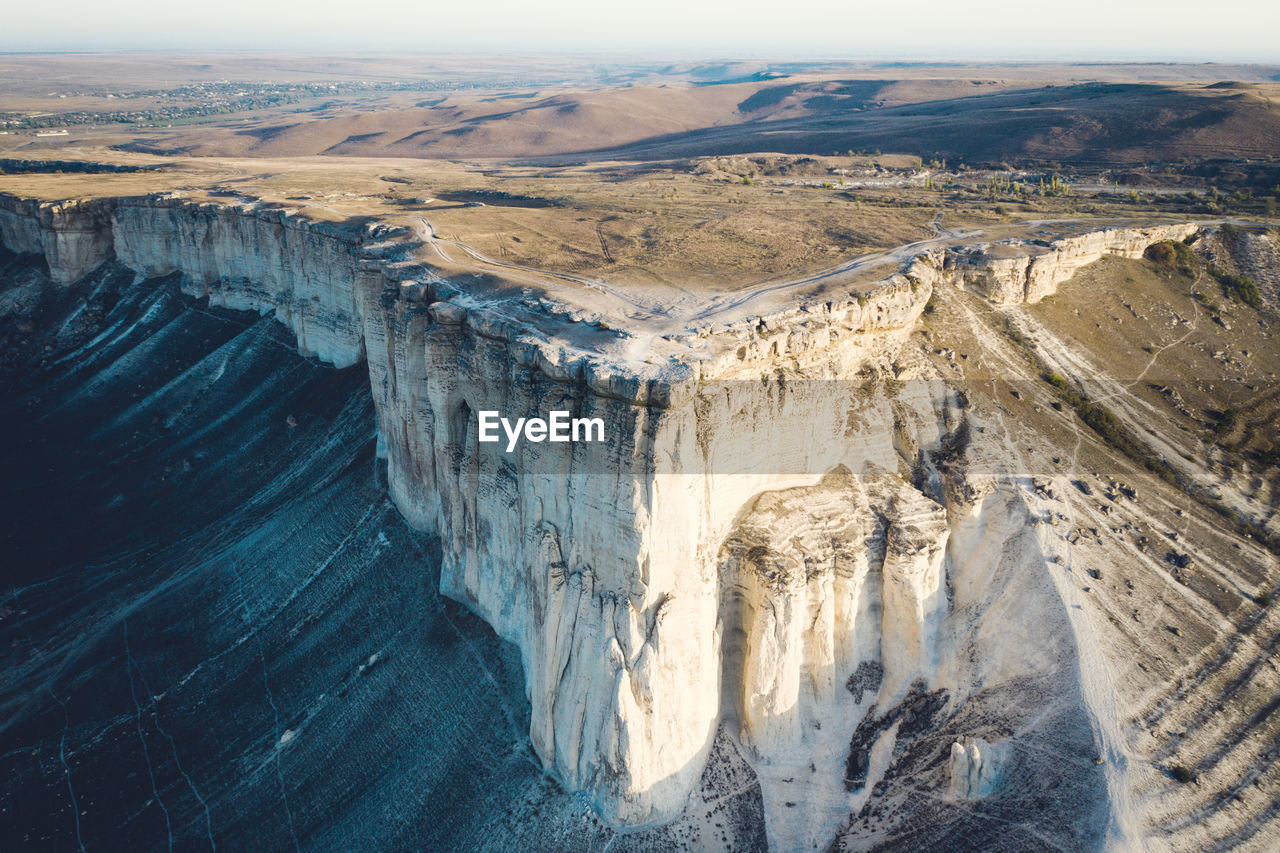 HIGH ANGLE VIEW OF MOUNTAIN