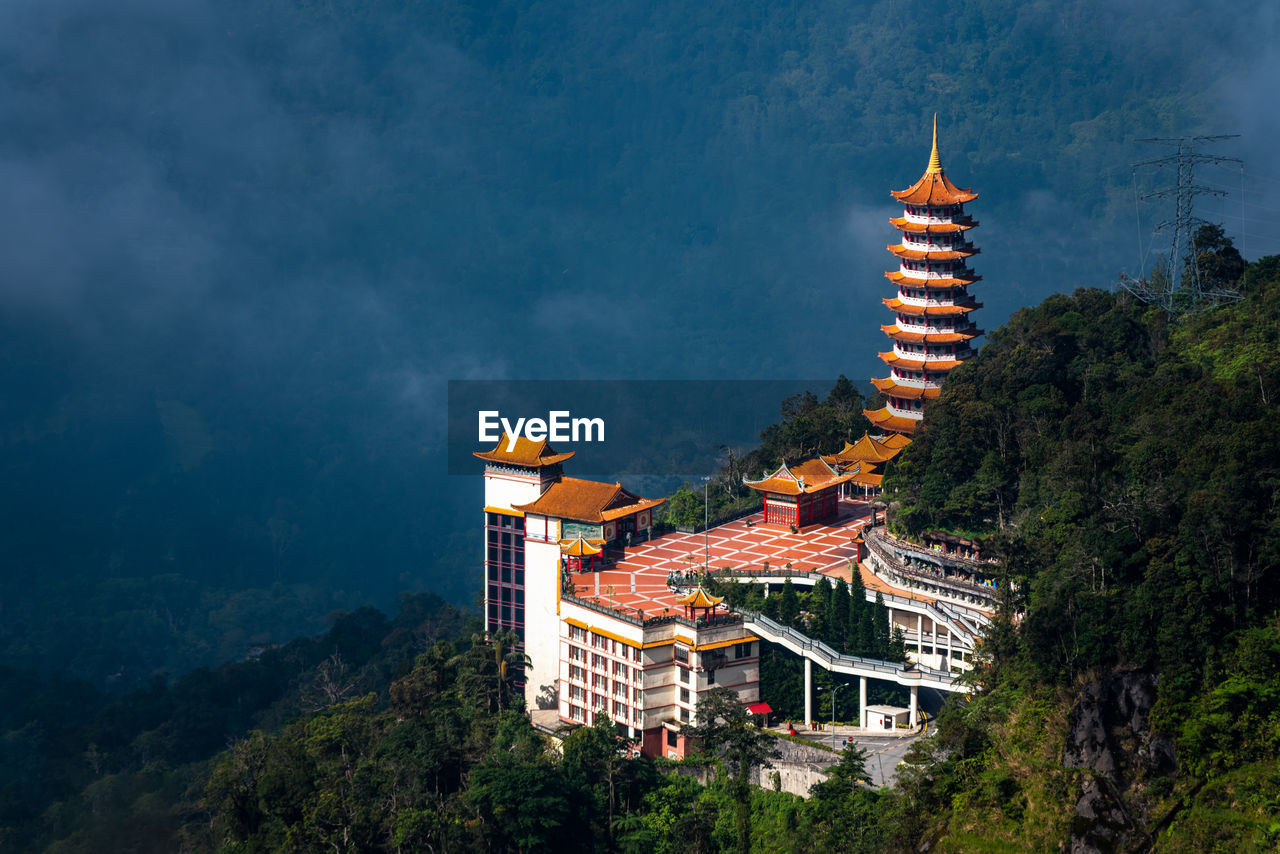 HIGH ANGLE VIEW OF A BUILDING