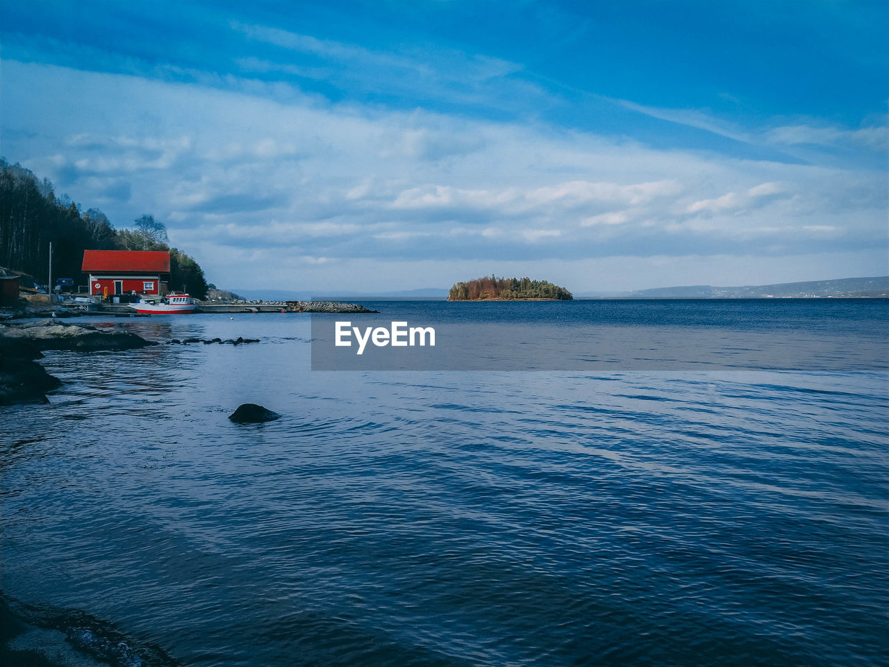 VIEW OF SEA AGAINST SKY