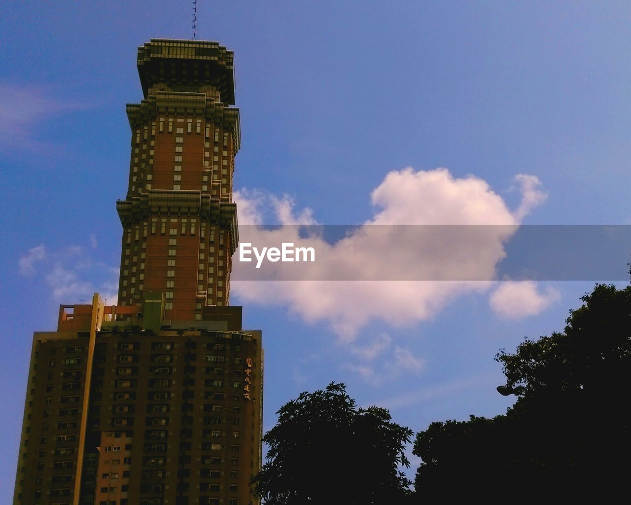 LOW ANGLE VIEW OF TOWER AGAINST SKY