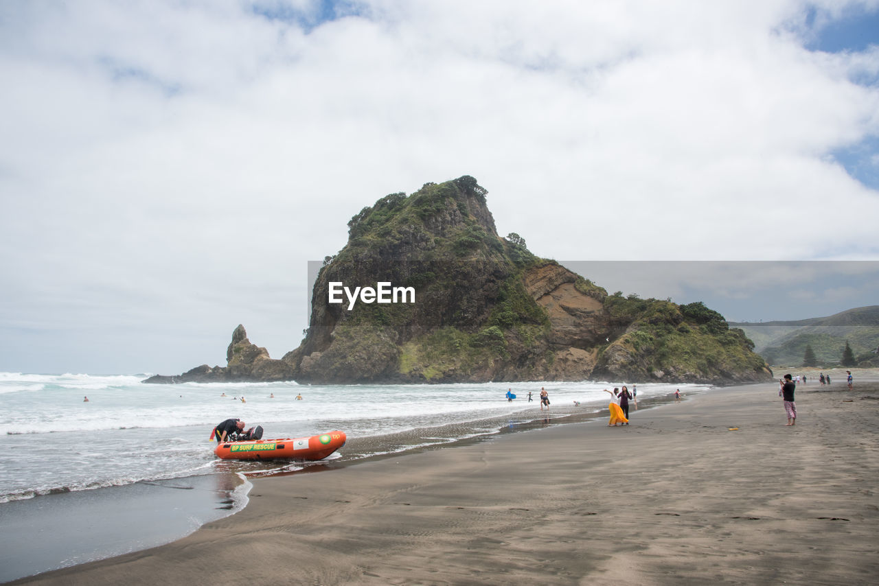 PEOPLE ON BEACH