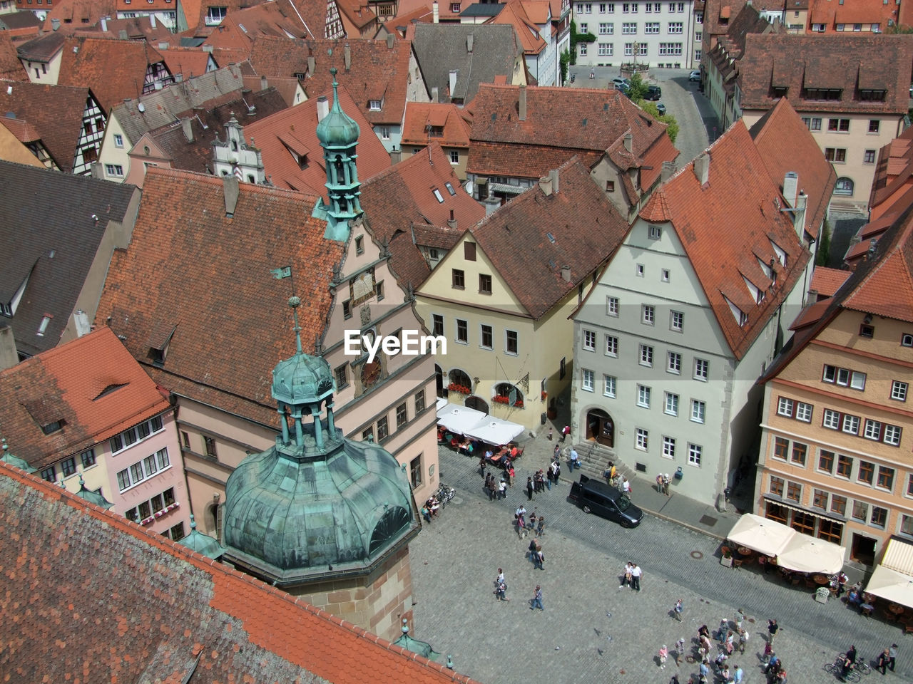 HIGH ANGLE VIEW OF BUILDINGS IN A CITY