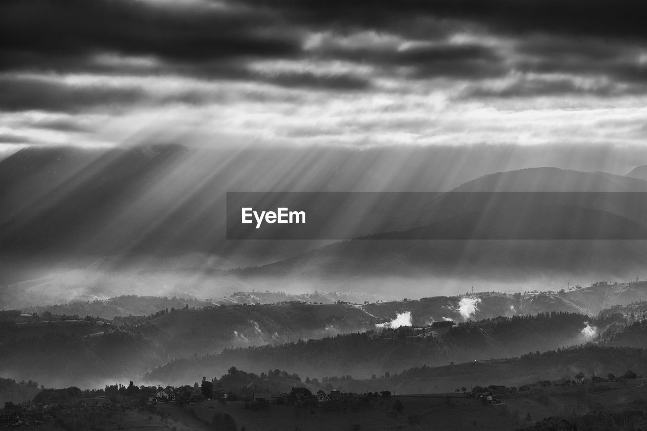 SCENIC VIEW OF MOUNTAIN AGAINST SKY