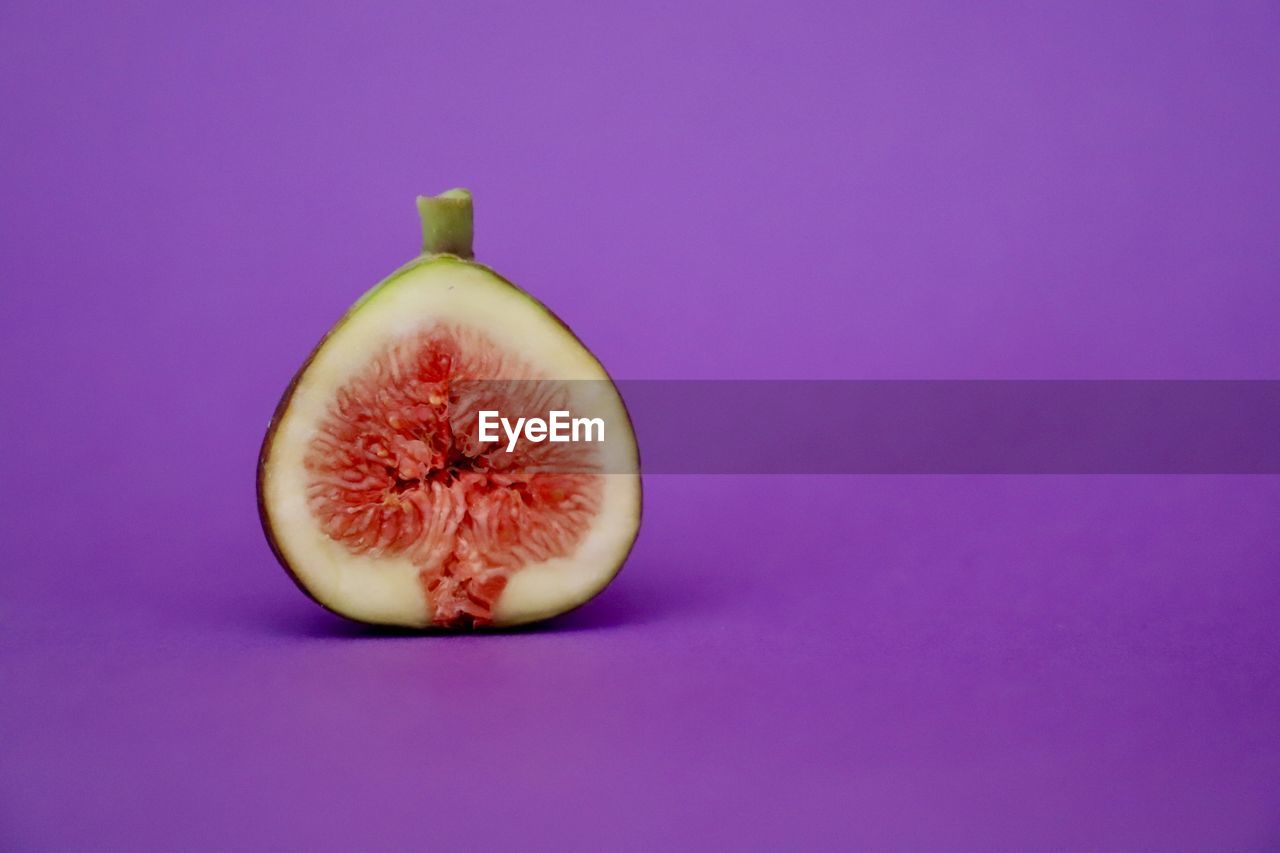 Close-up of figs  against white background figs macro fruit macro organic fruit vitamine