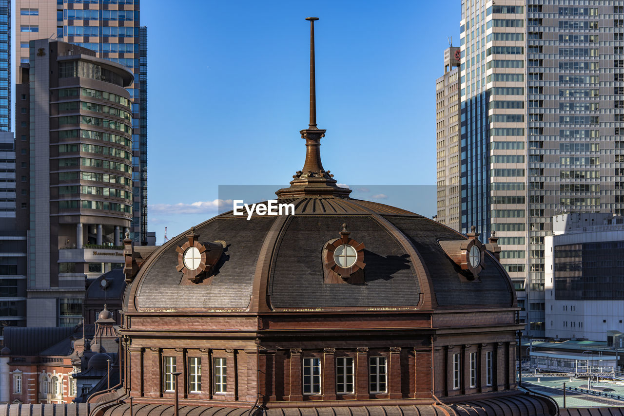 EXTERIOR OF BUILDINGS IN CITY