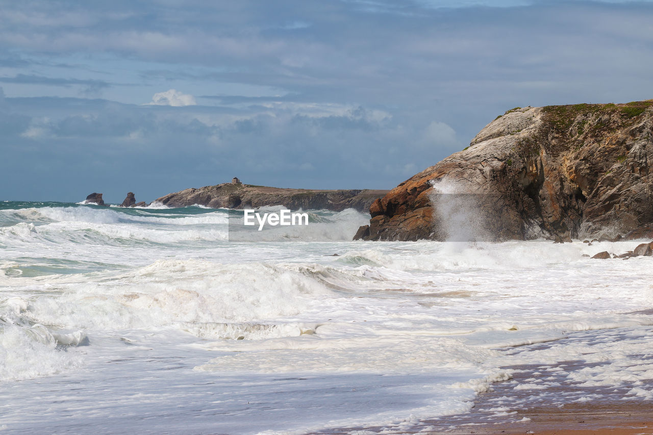 Cote sauvage - strong waves of atlantic ocean on wild coast of the peninsula of quiberon, france