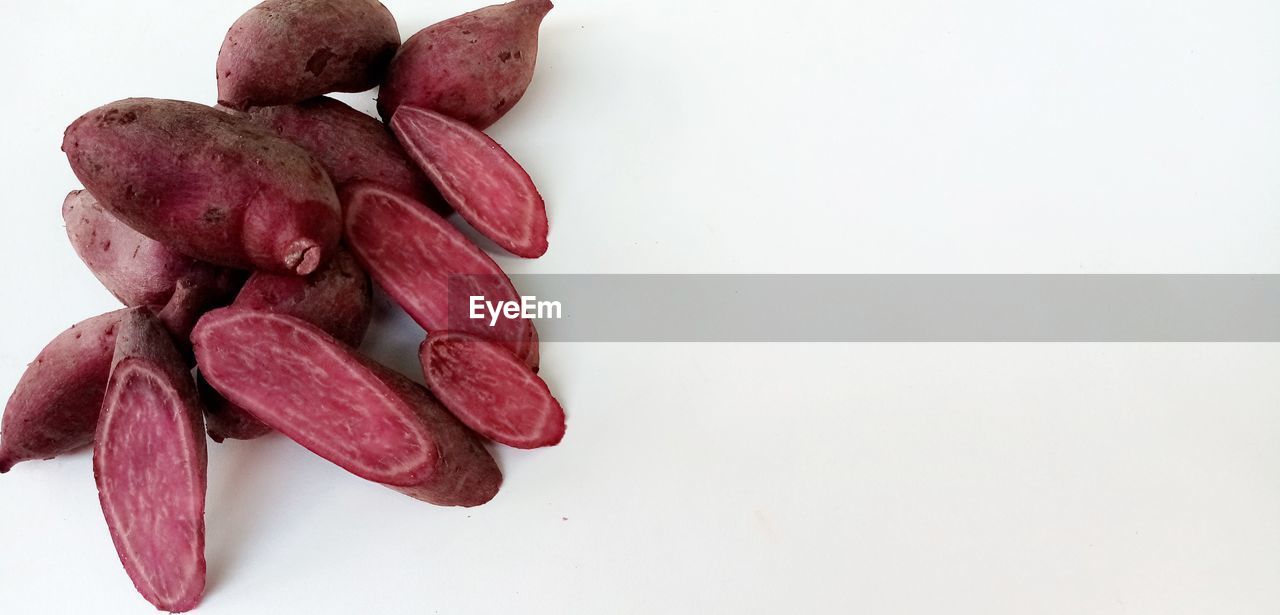 HIGH ANGLE VIEW OF FRUITS ON TABLE