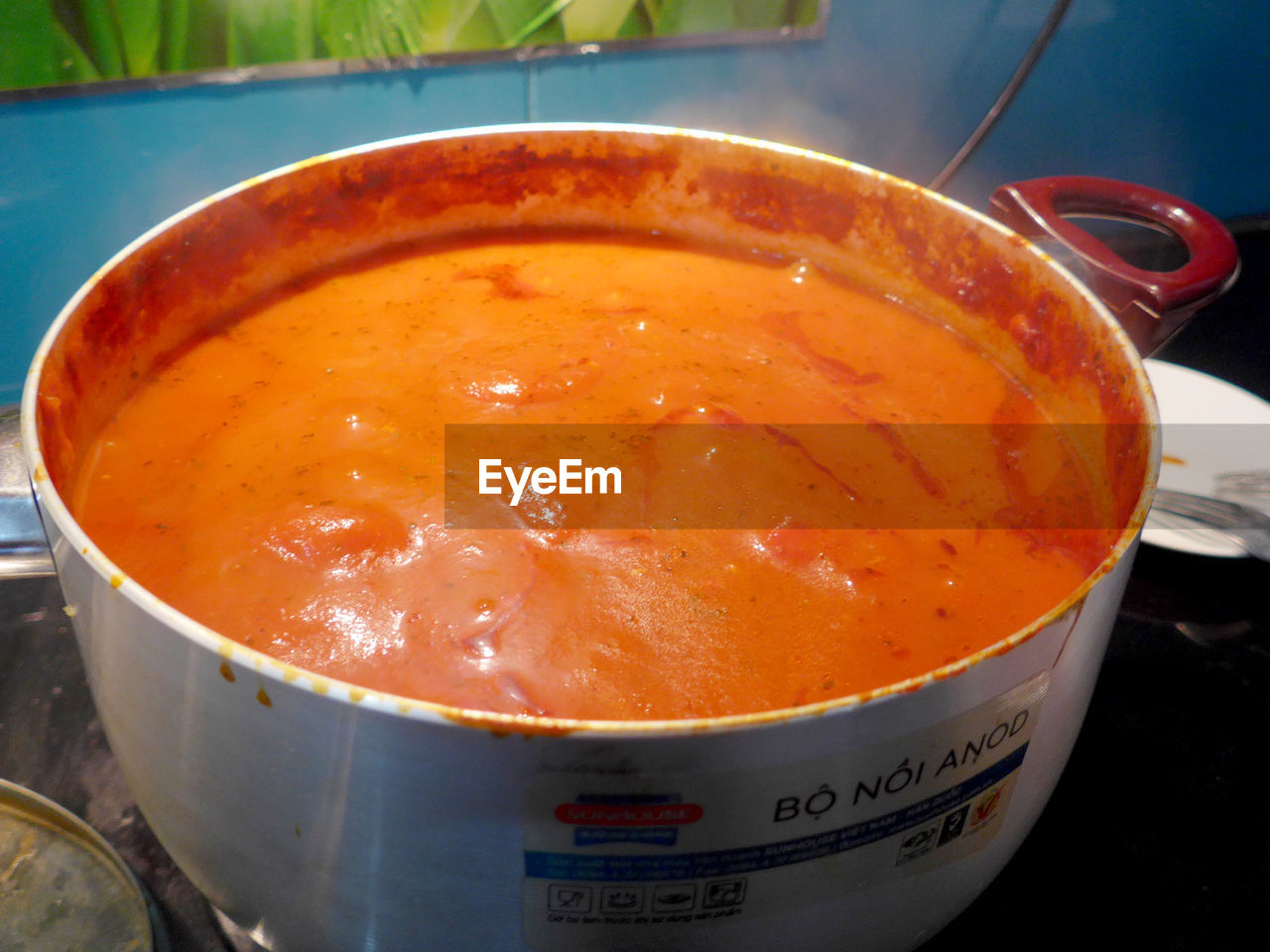 CLOSE-UP OF FOOD ON TABLE