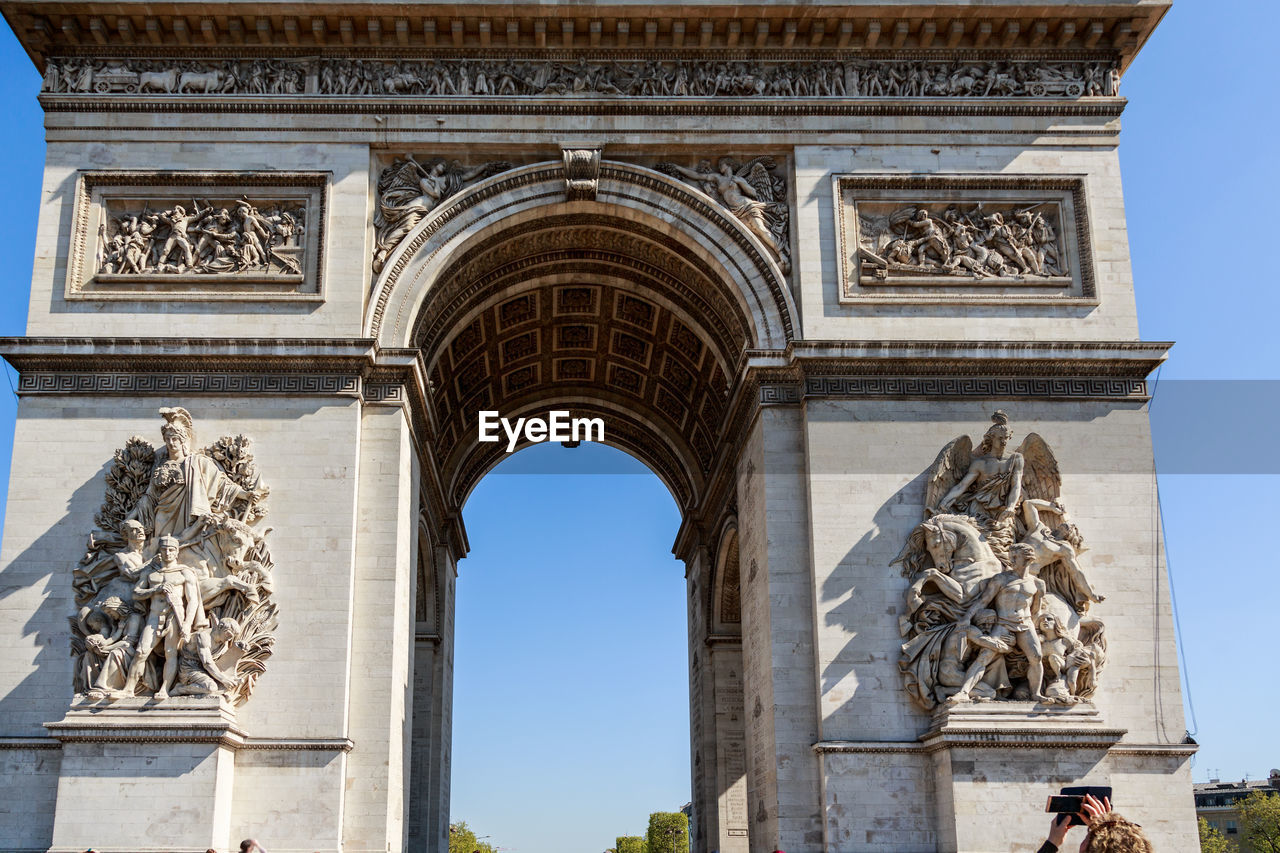 Low angle view of triumphal arch 