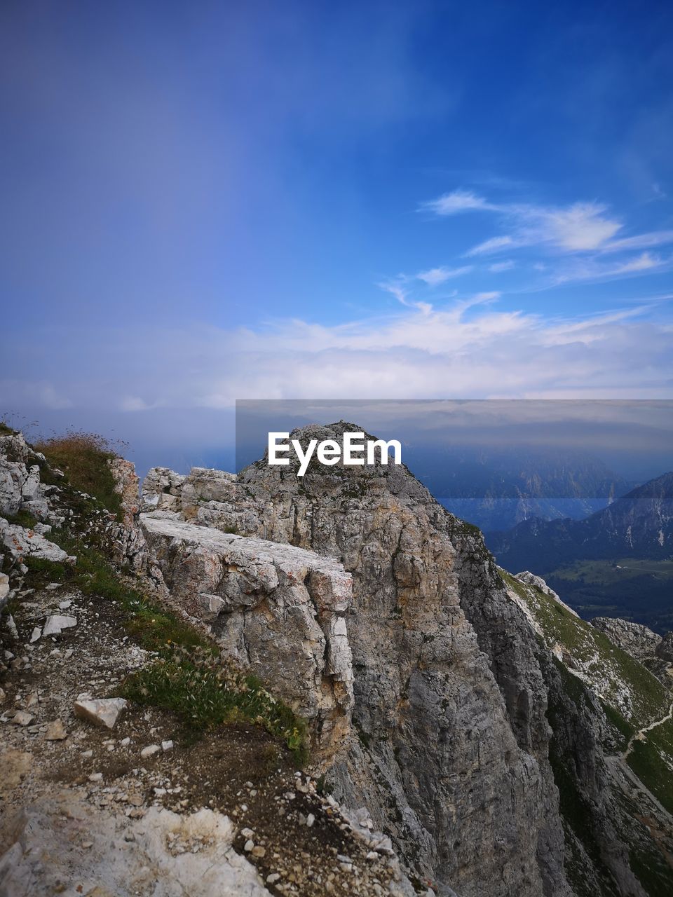 SCENIC VIEW OF ROCK FORMATIONS AGAINST SKY