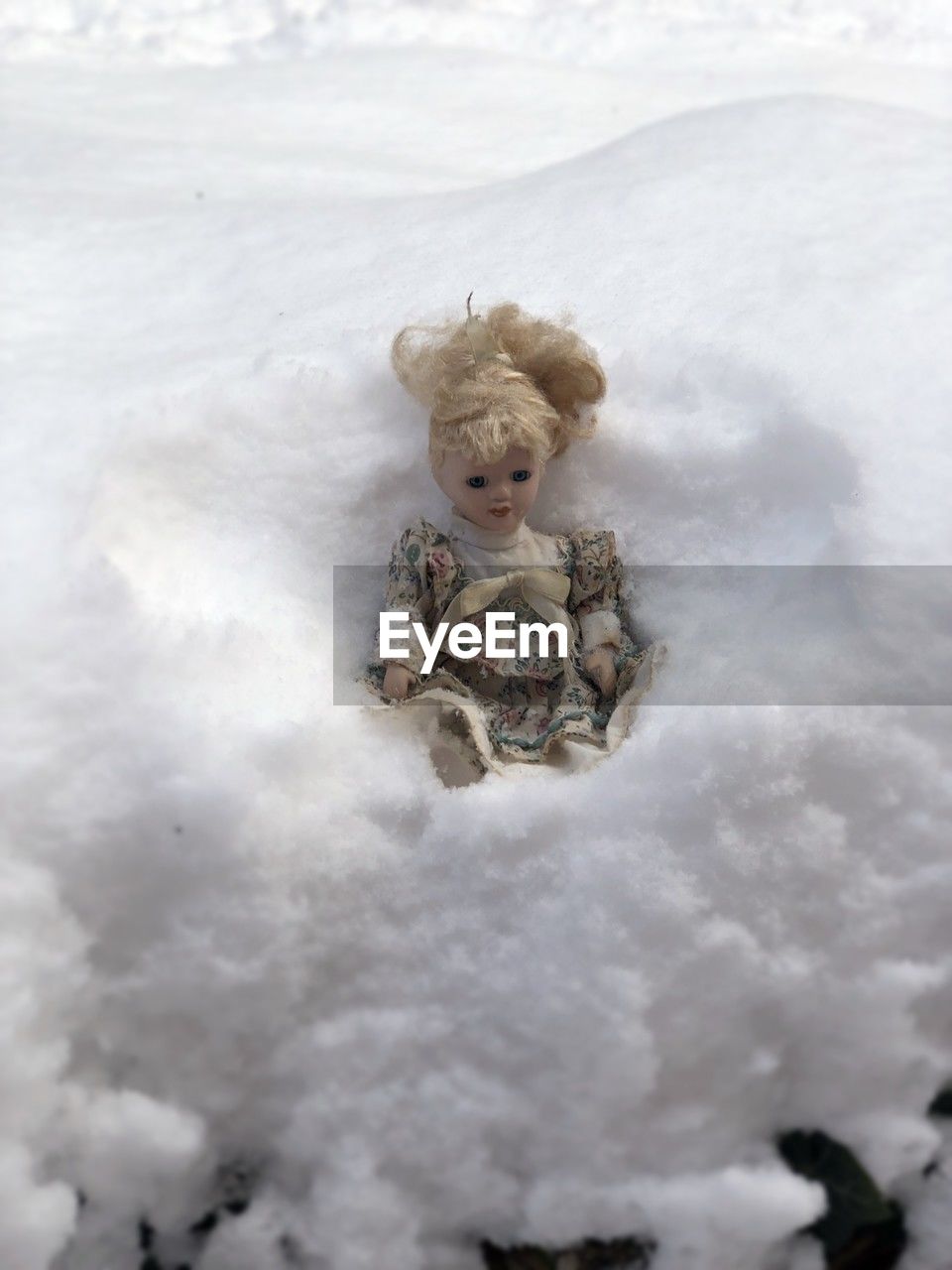 snow, winter, cold temperature, childhood, nature, teddy bear, toy, stuffed toy, day, representation, child, storm, fun, white, outdoors, freezing