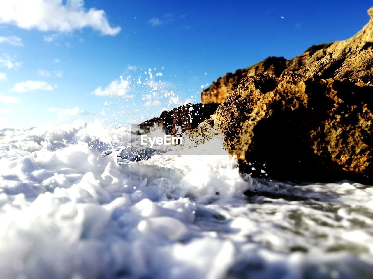 SCENIC VIEW OF SEA AND BLUE SKY