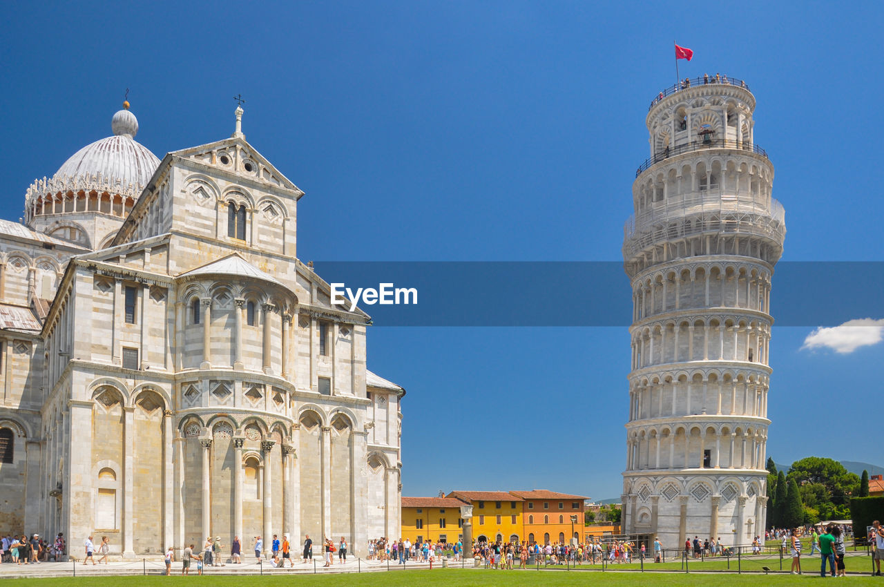 The leaning tower in pisa, italy