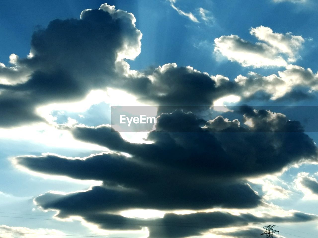 FULL FRAME SHOT OF CLOUDS IN SKY