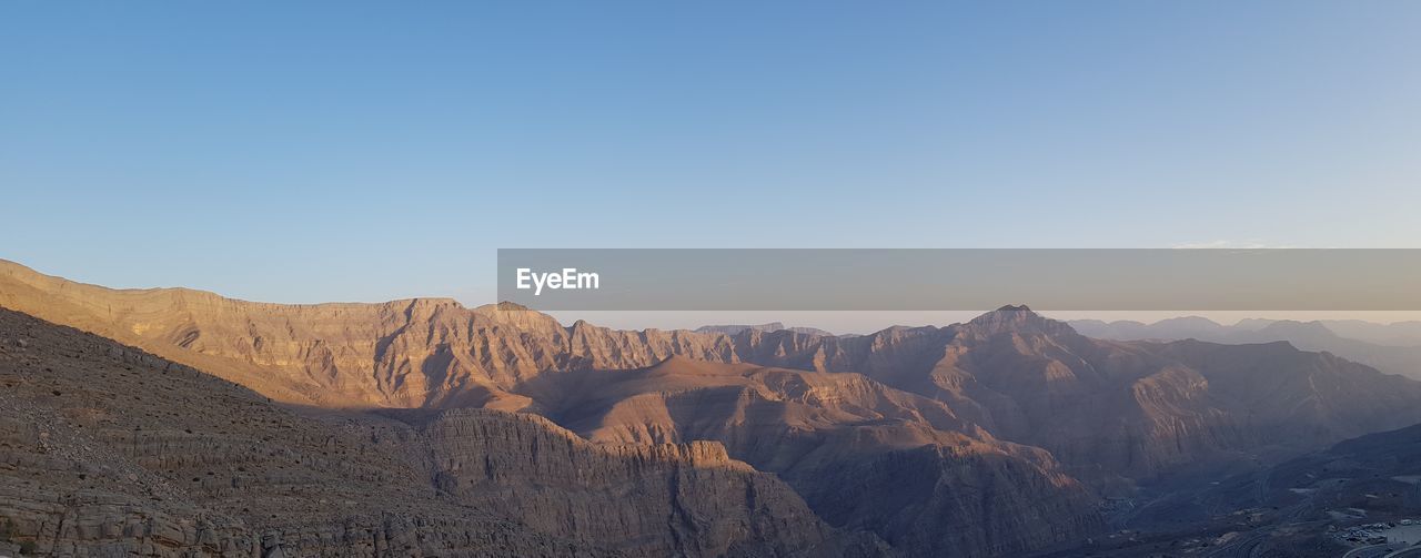 PANORAMIC VIEW OF MOUNTAIN RANGE
