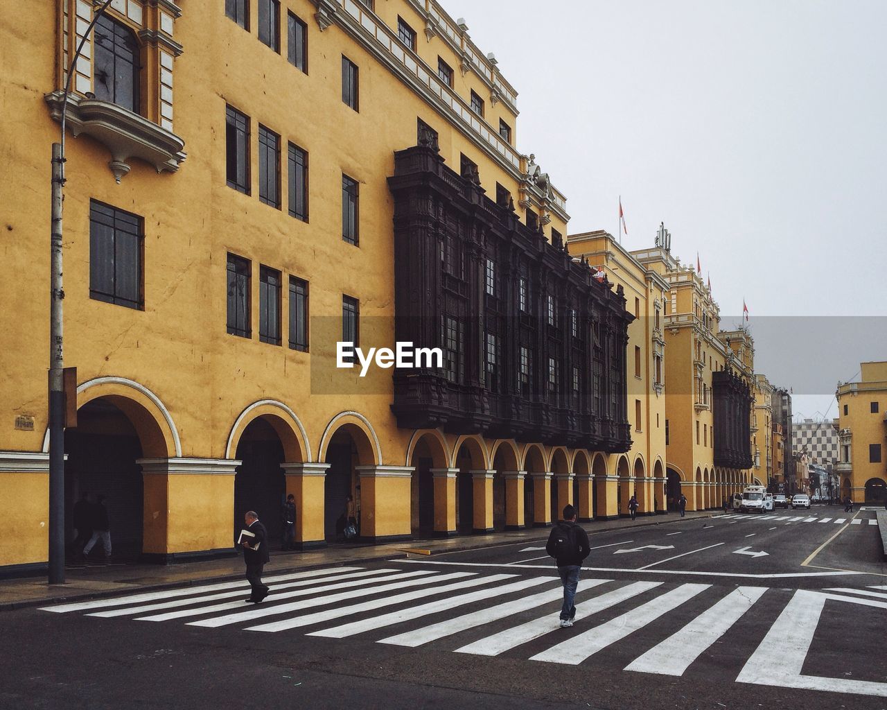 VIEW OF BUILDINGS IN CITY