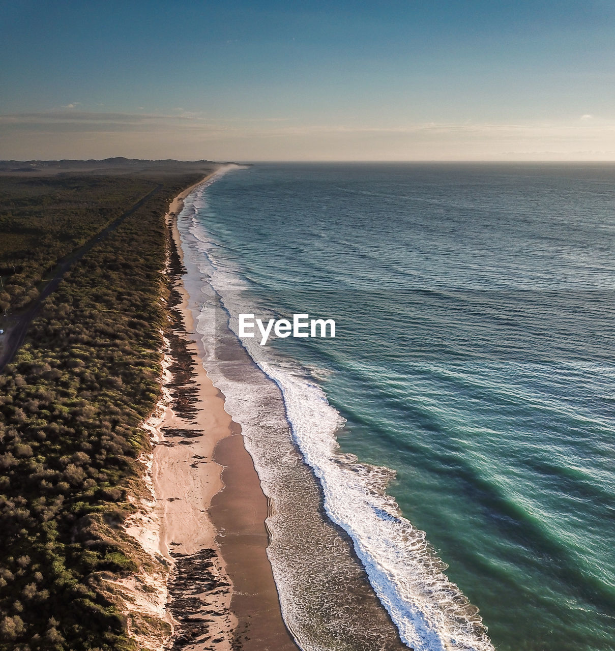 SCENIC VIEW OF BEACH AND SEA AGAINST SKY