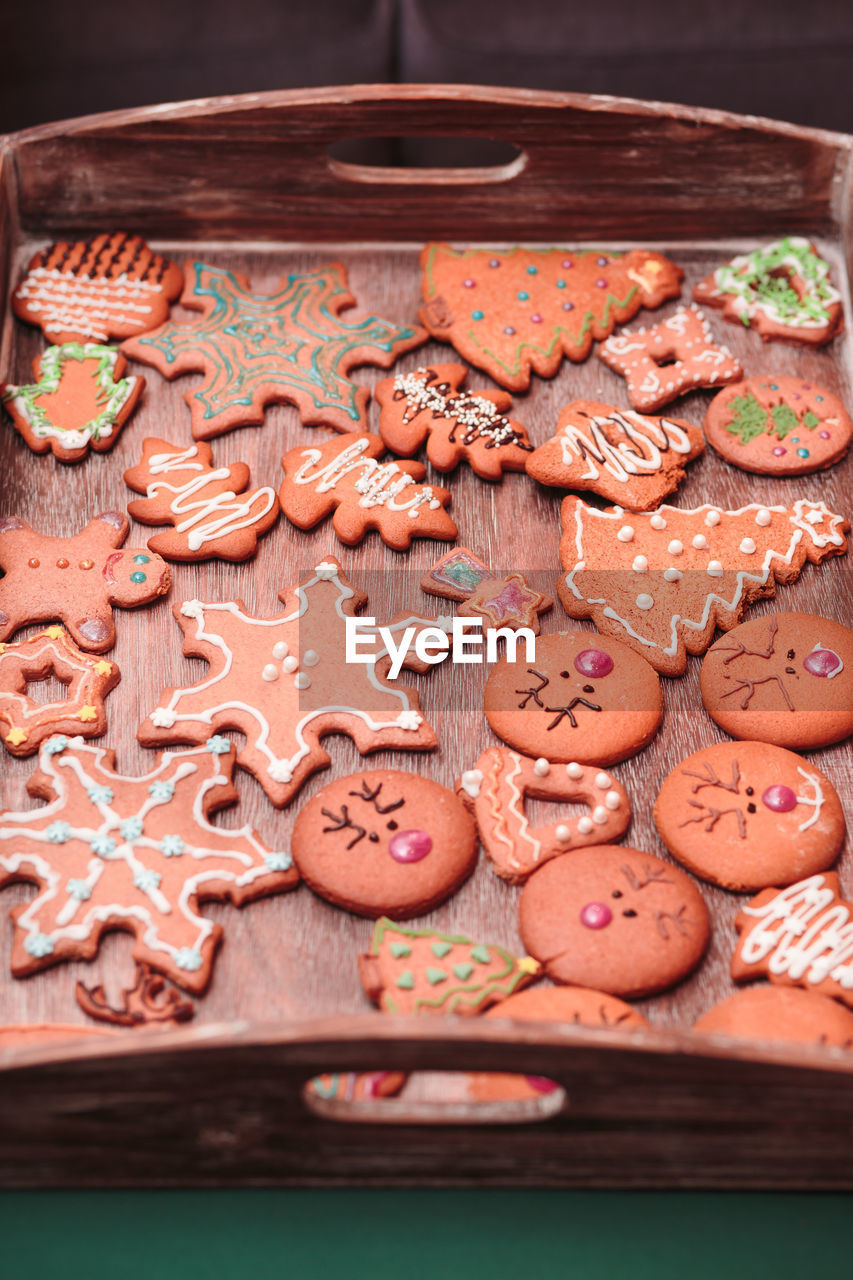 Close-up of gingerbread cookies in tray