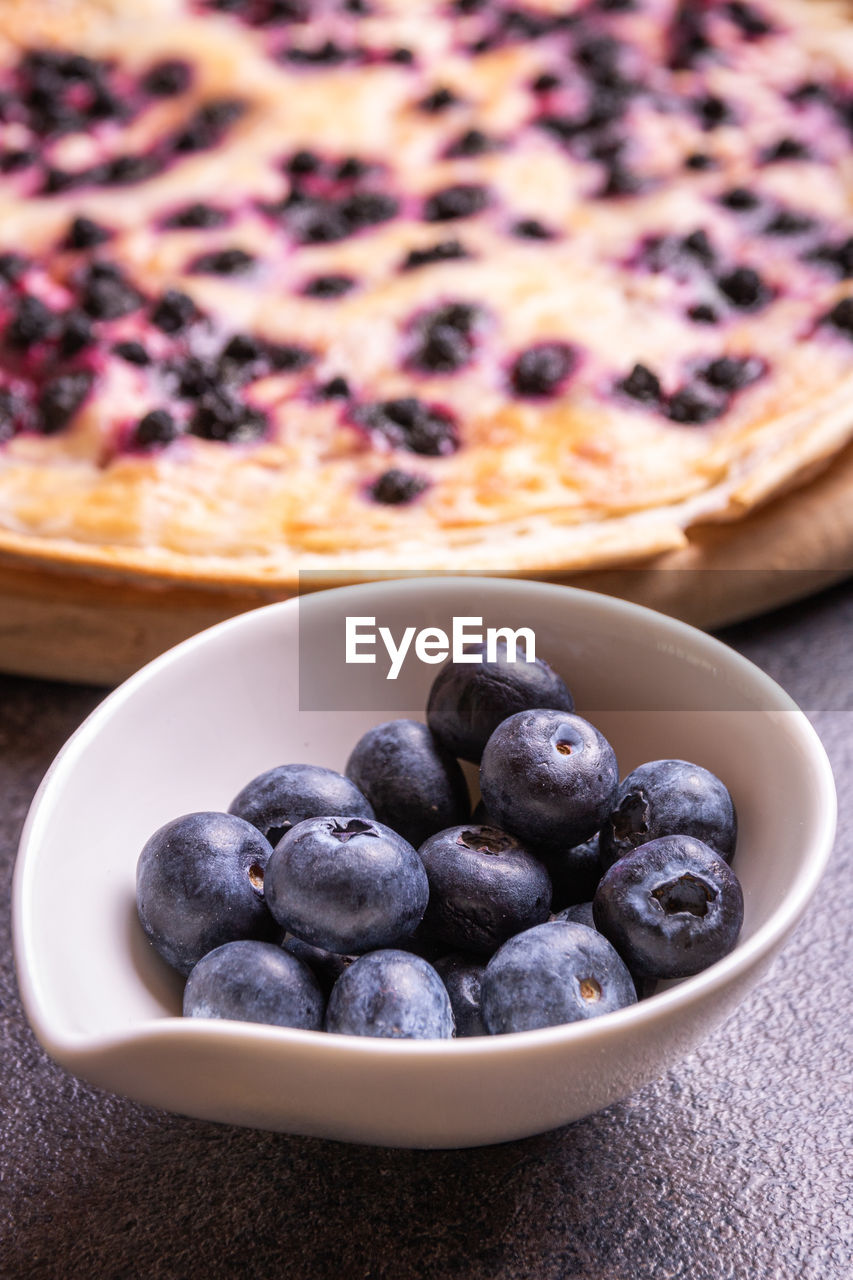 HIGH ANGLE VIEW OF BREAKFAST IN BOWL